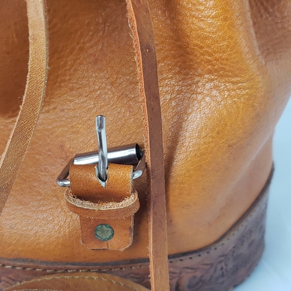 Cost Rica Hand Made Cross Body Bucket Tooled Leather Purse Bag lined - Picture 10 of 14